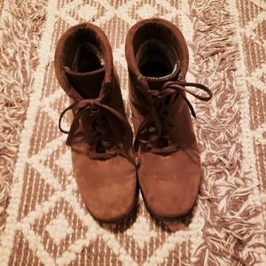 La Canadienne Taupe Suede Boots women's size 8 cozy winter waterproof Hiking